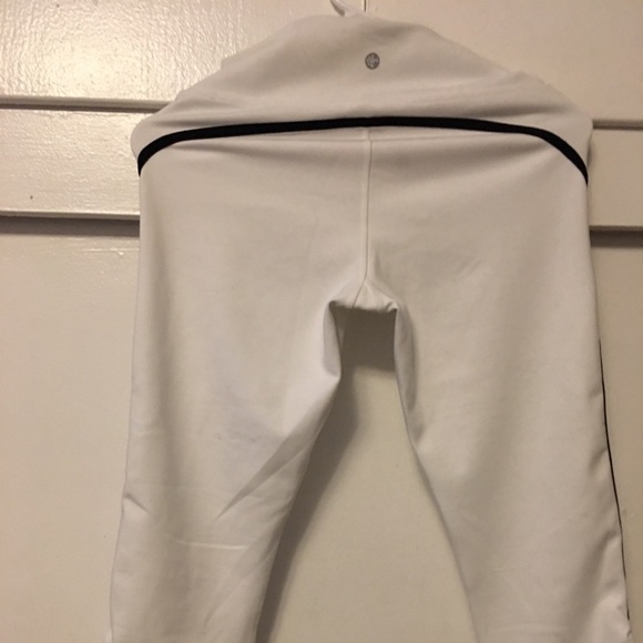 Manduka Luminous Capri White Yoga Leggings Sz M - Picture 9 of 11